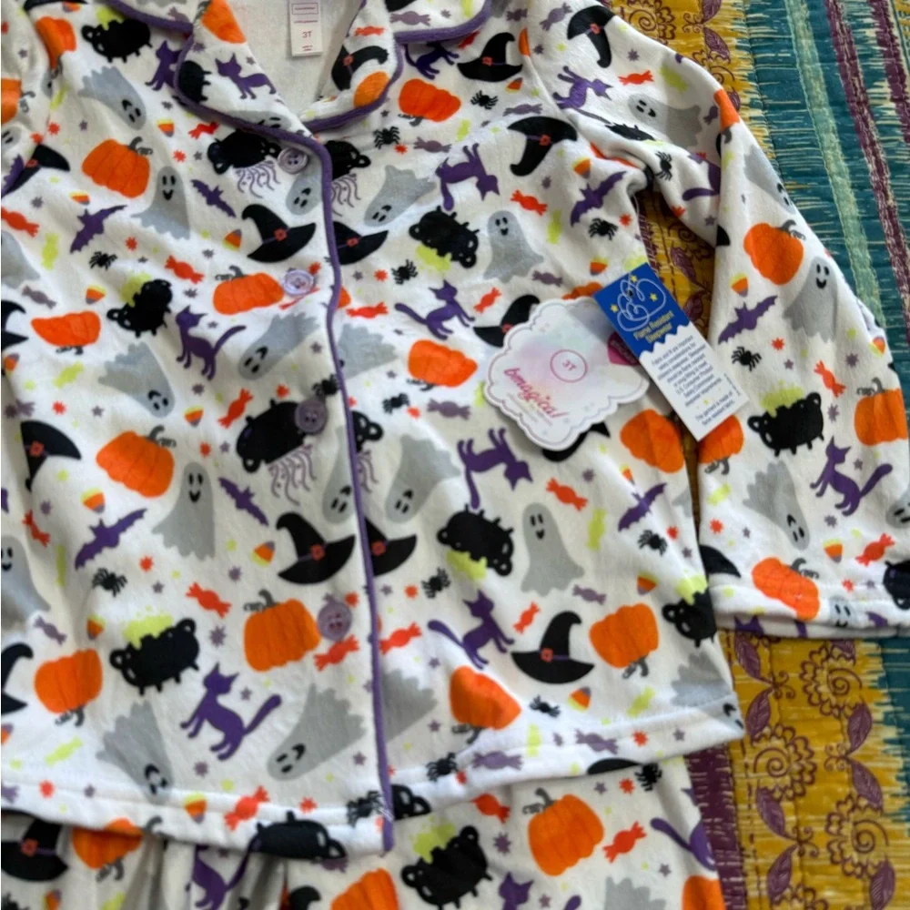 New with Tags 3T Magic Halloween Pajama Set with Witch Hats and Pumpkins